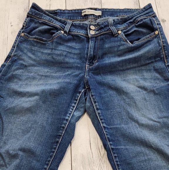 LEVIS womens 529 Curvy Boot Cut size 12M Medium wash jeans - Picture 4 of 9